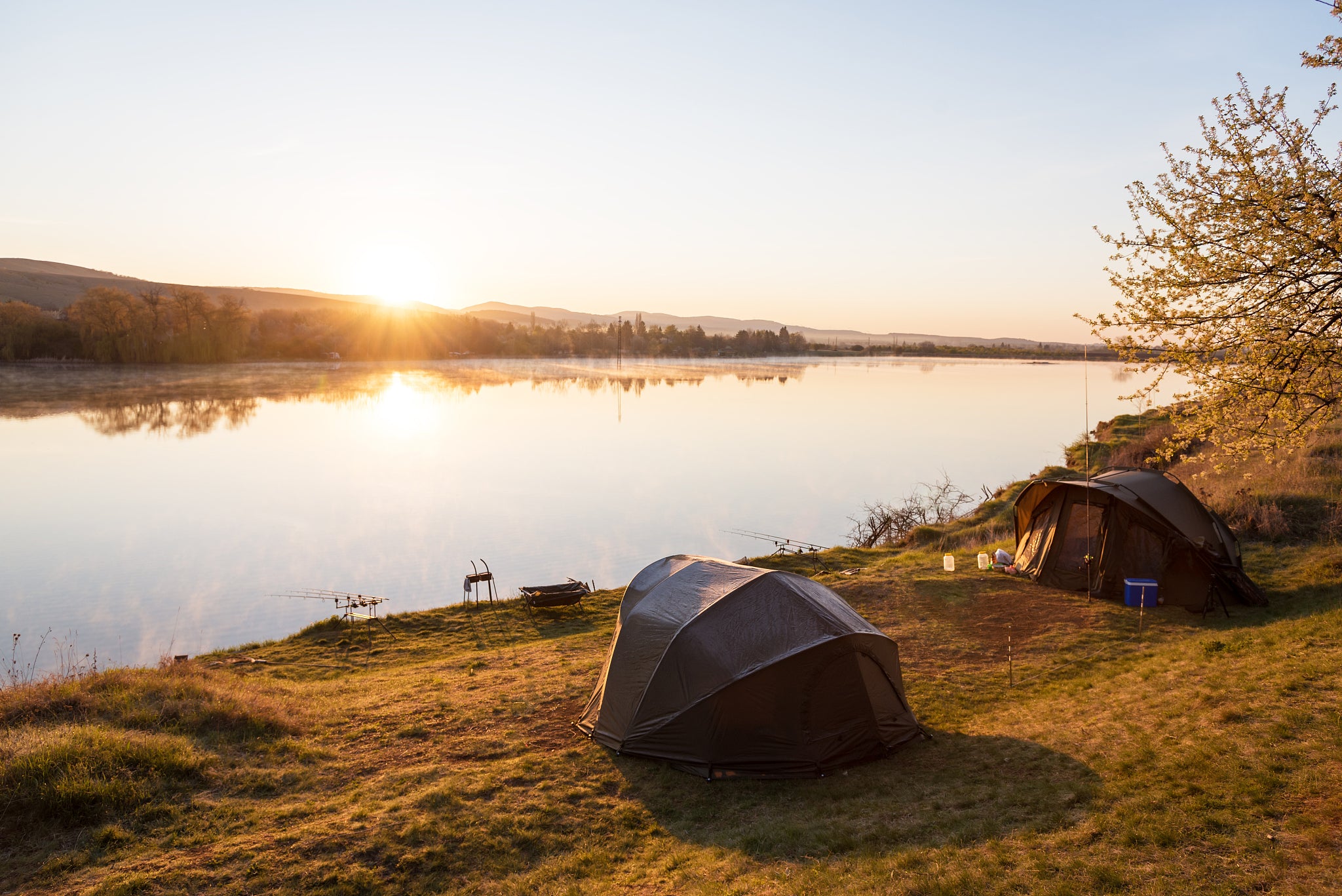 What should a novice fisherman prepare for fishing